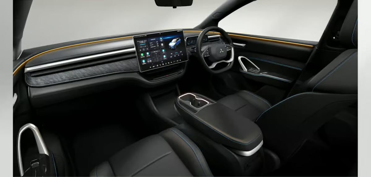 Interni della Mitsubishi ASX VR-e con display centrale da 15,6 pollici e quadro digitale