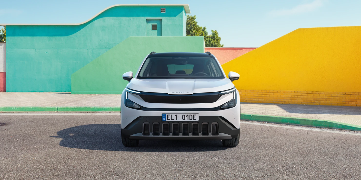 Nuova Škoda Epiq, SUV elettrico urbano, vista tre quarti anteriore