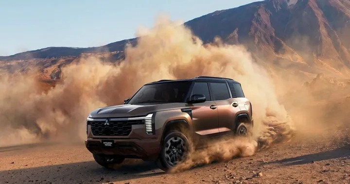 Nuova Mitsubishi Pajero: 7 Posti, Telaio a Longheroni e 4×4